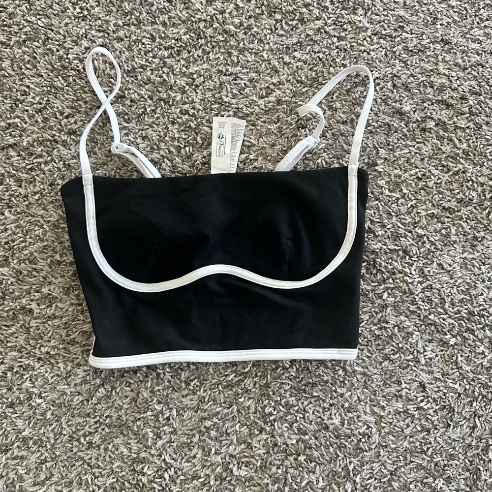 ALO Yoga Black and White Activewear Top